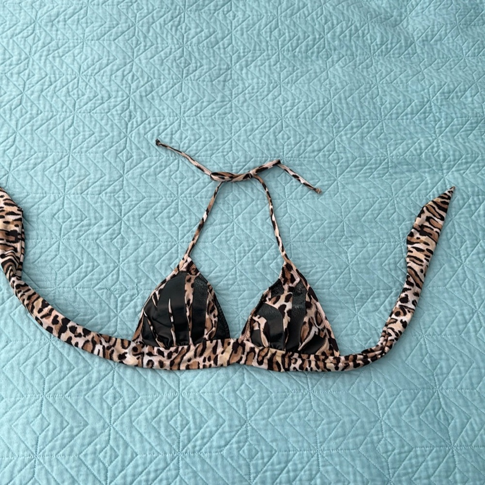 Auth MOSCHINO Swim bikini top animal print Sz S, fits sz 2-4 with A-B bra sz